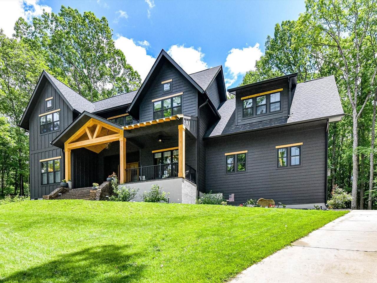 167 Greenbay Road - Photo 1