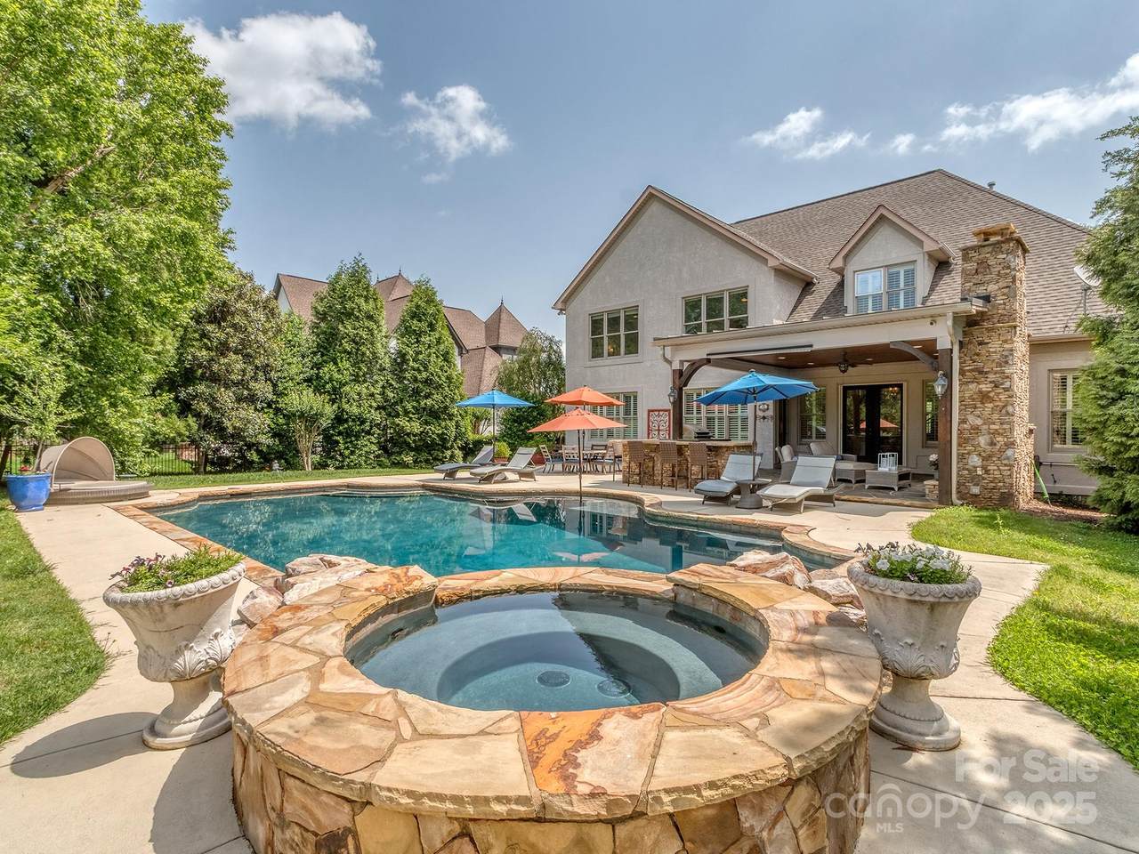 1404 Lookout Circle - Photo 1