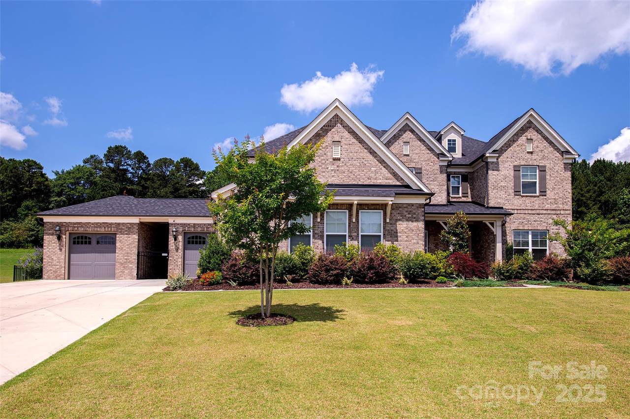 720 Cavesson Way - Photo 1