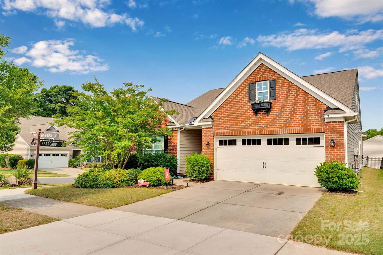 417 Brier Knob Drive - Photo 1