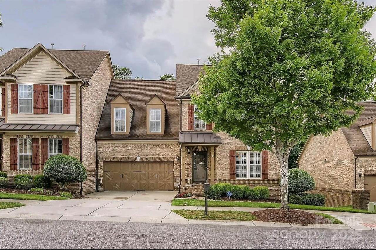 2234 Donnington Lane - Photo 1