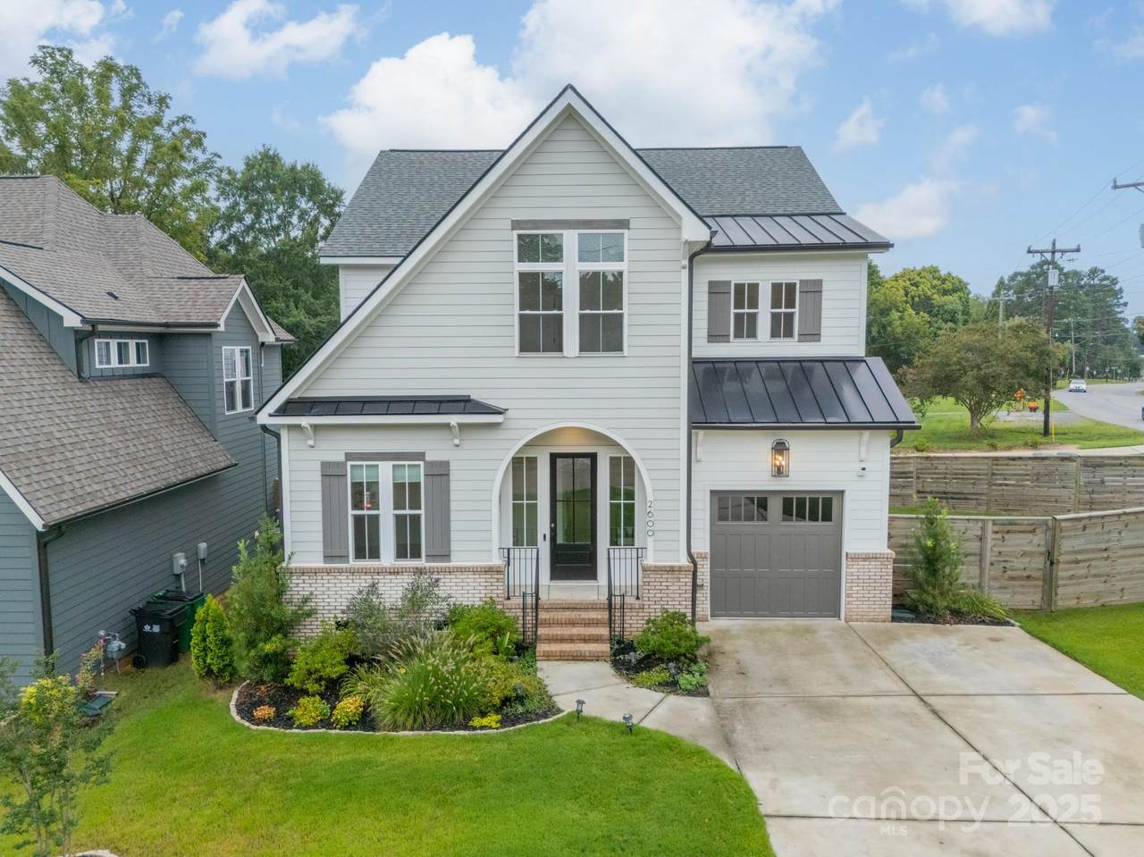 2600 Palm Avenue - Photo 1