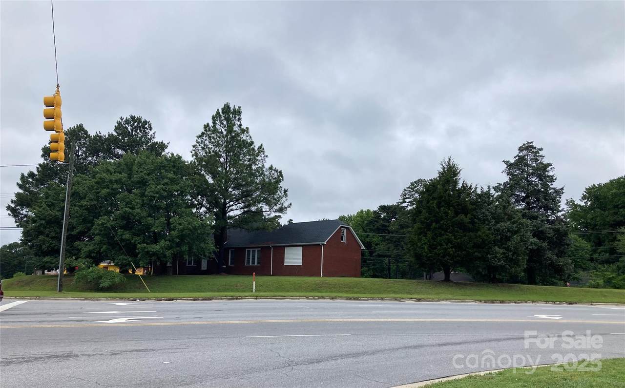 1411 Ludwick Heights Lane - Photo 1
