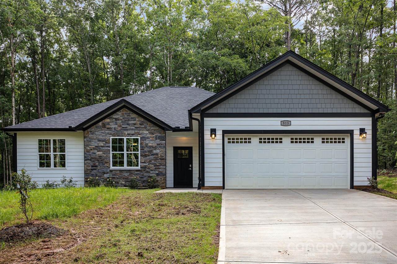 813 Montreat Drive - Photo 1