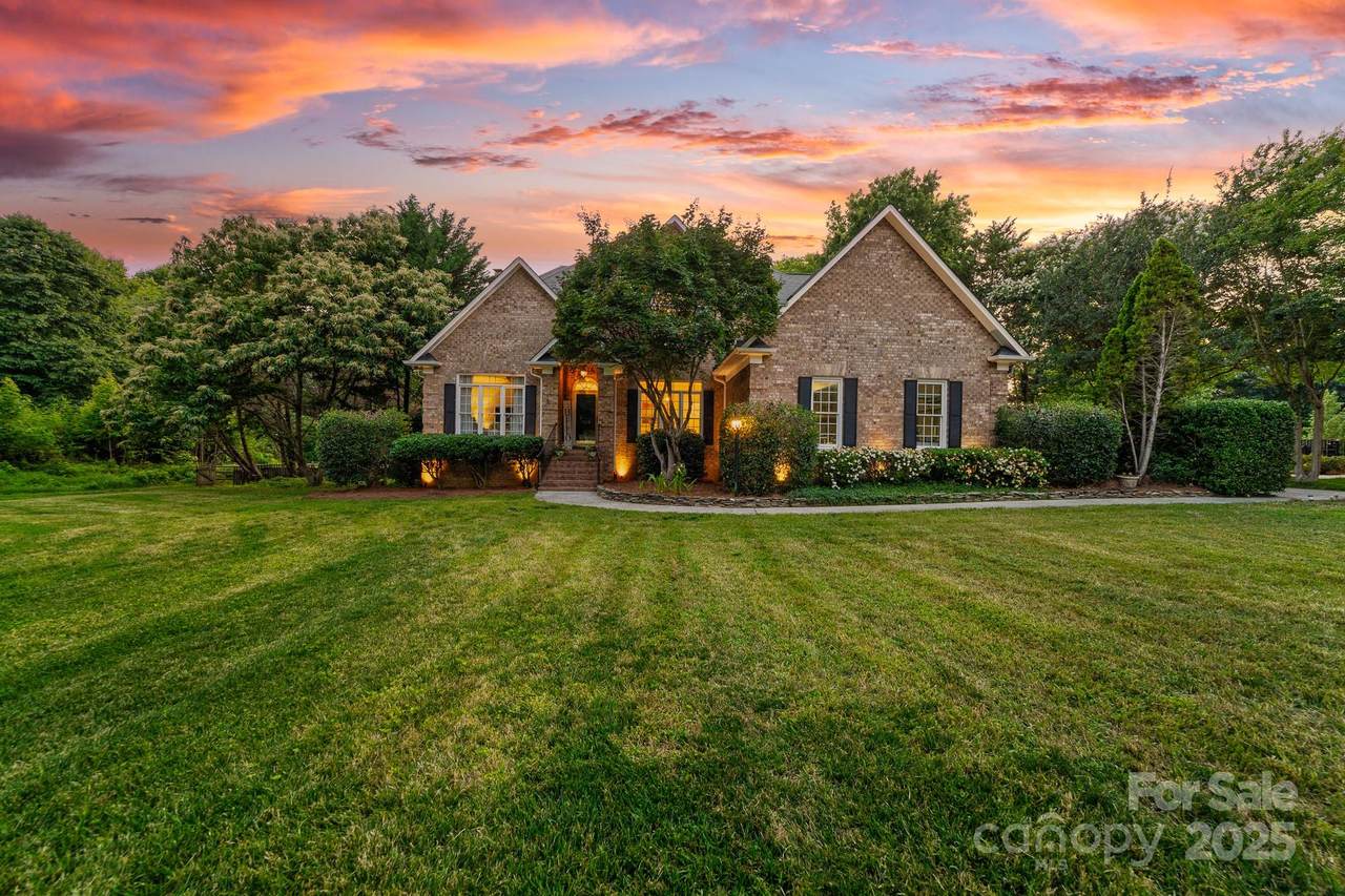 1115 Maremont Court - Photo 1
