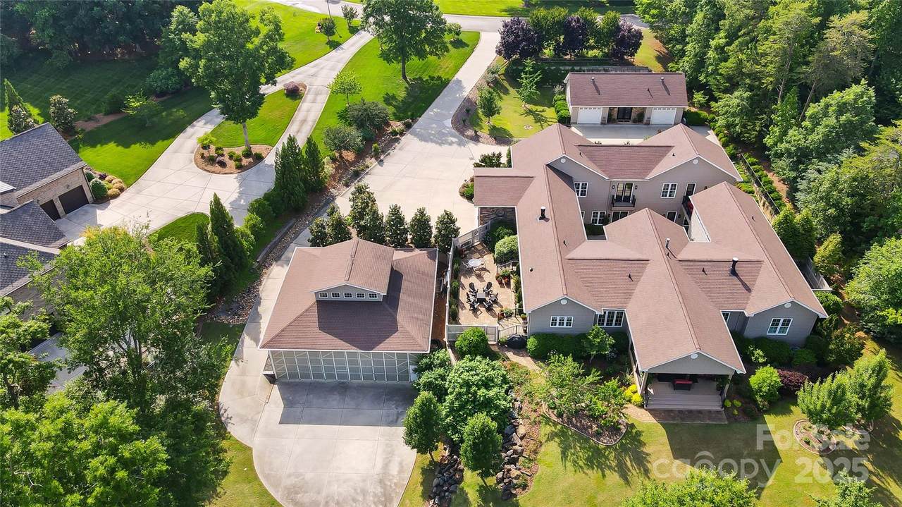 2354 Valelake Road - Photo 1