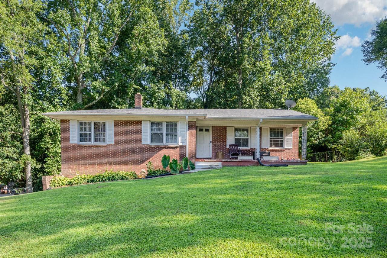 705 Craig Street - Photo 1