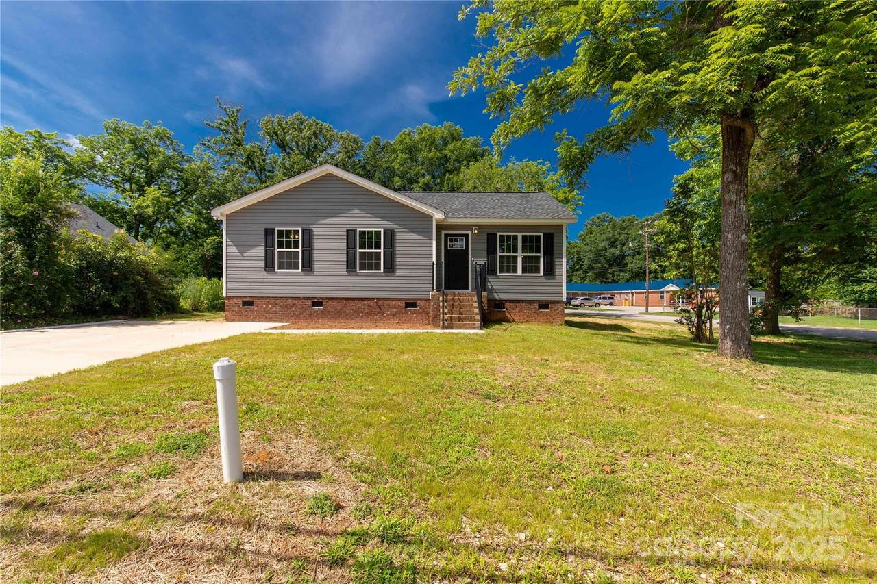 506 Locust Street - Photo 1