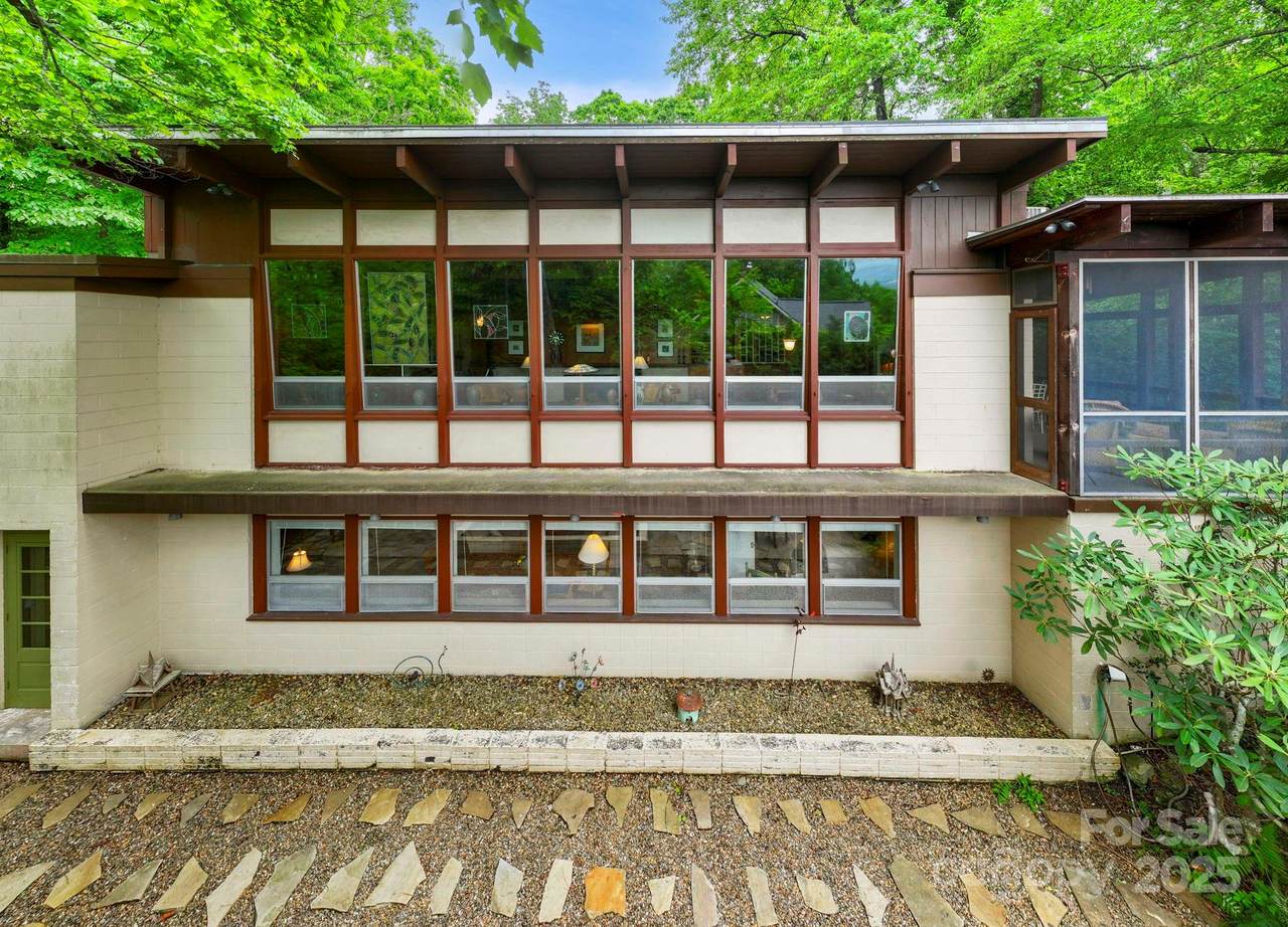 21 Rhododendron Road - Photo 1