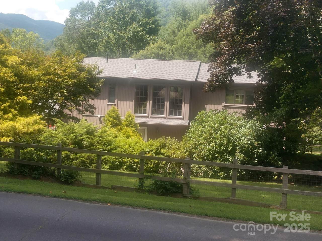 41 Balsam Shadows Road - Photo 1