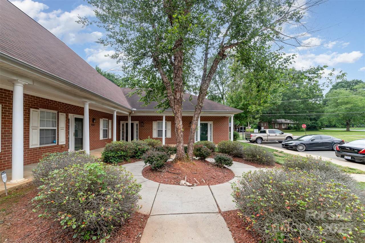 7012 Somerset Springs Drive - Photo 1