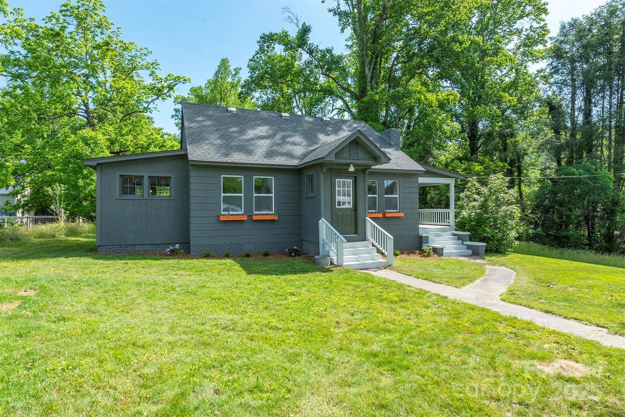 12 Mountain View Avenue - Photo 1