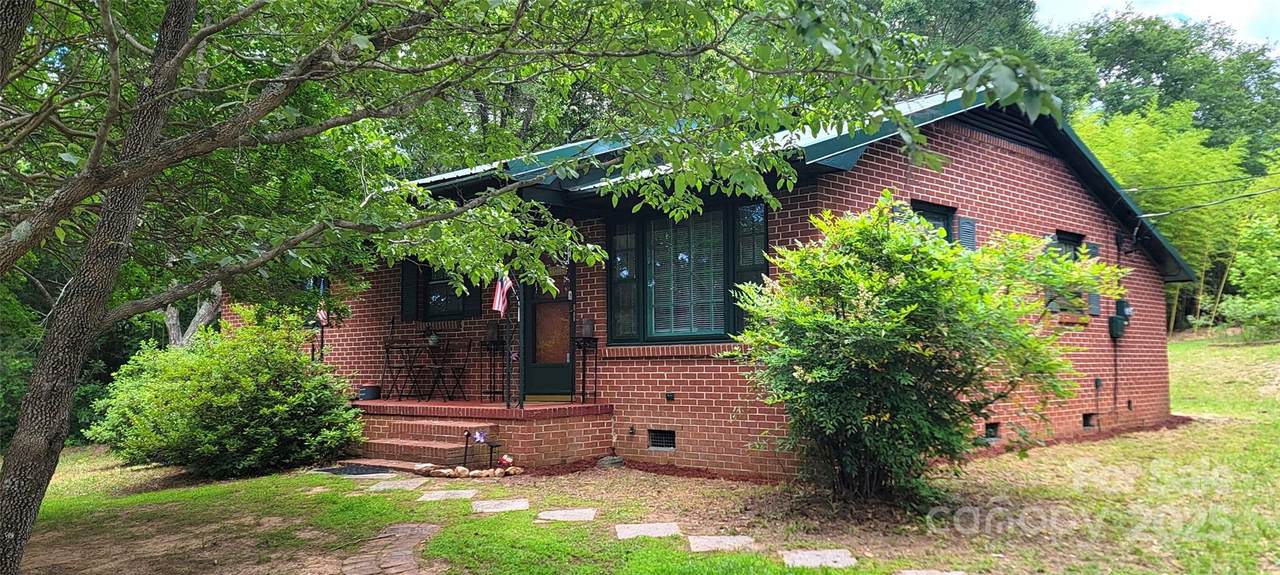 3702 Jonesville Lockhart Highway - Photo 1
