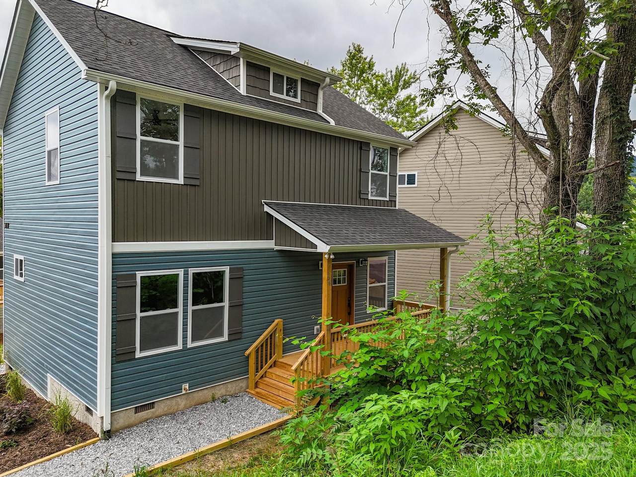 396 Deaverview Road - Photo 1