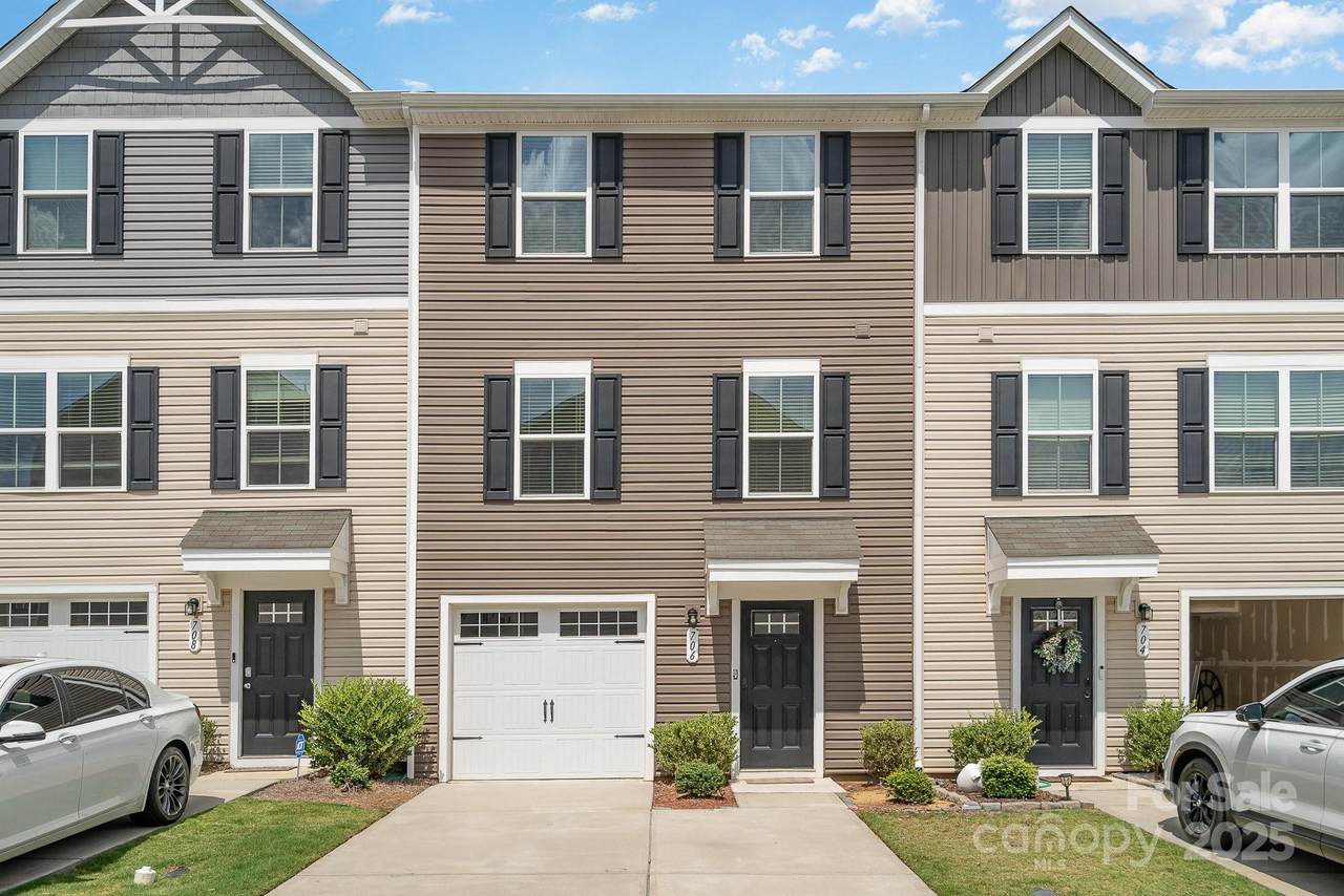 706 Dillon Way - Photo 1