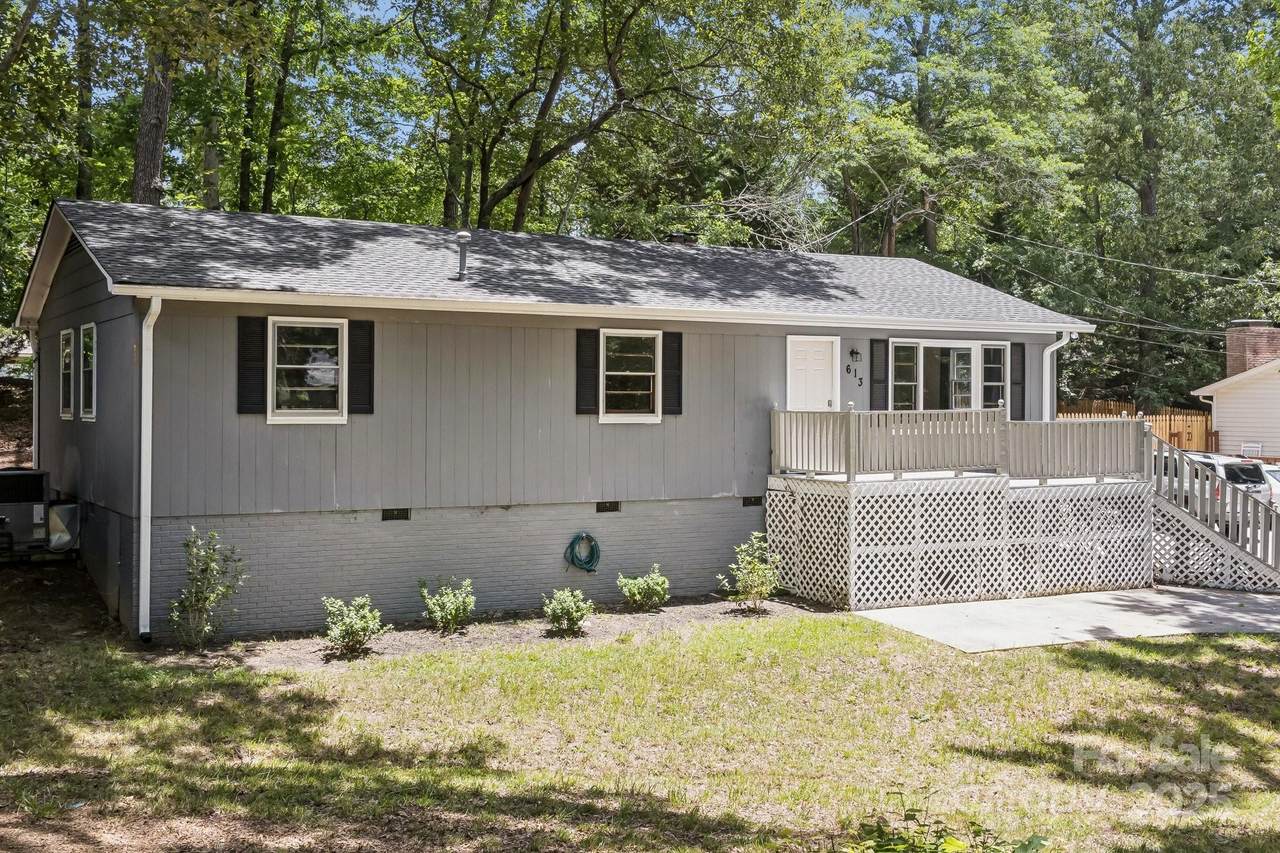 613 Davis Street - Photo 1