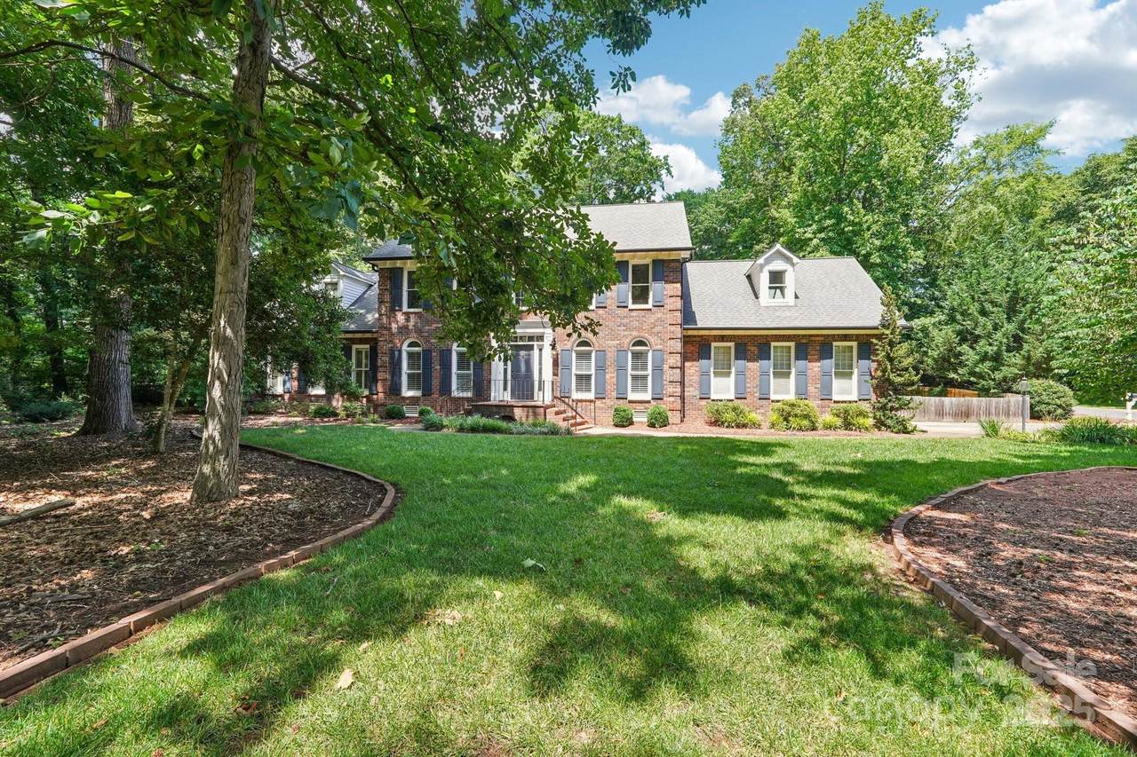 1545 Chadmore Lane - Photo 1