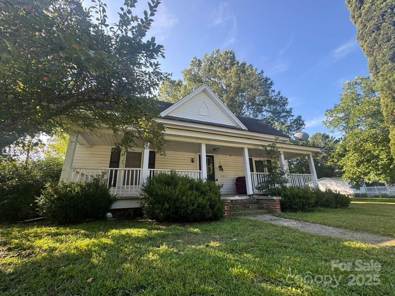 65 Maynard Avenue - Photo 1