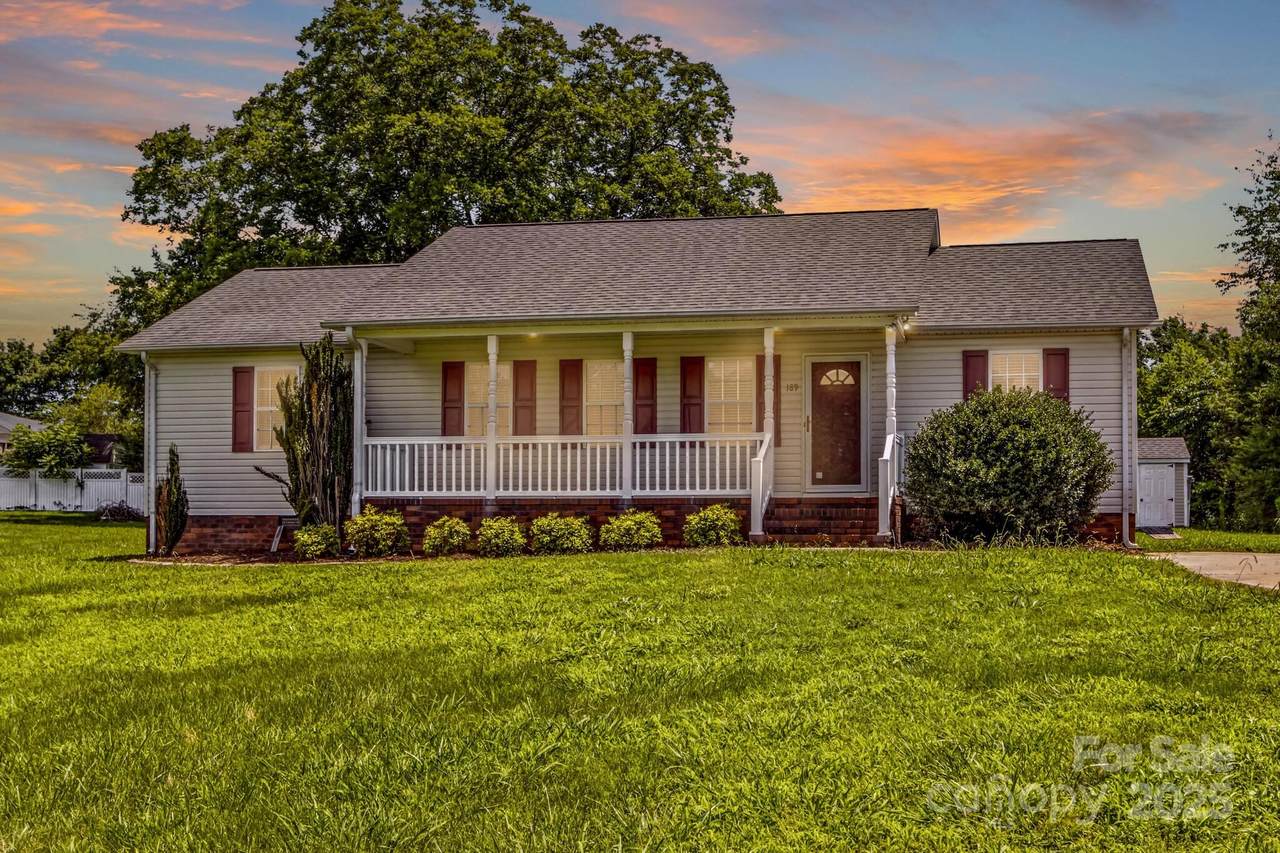 189 Lochshire Lane - Photo 1