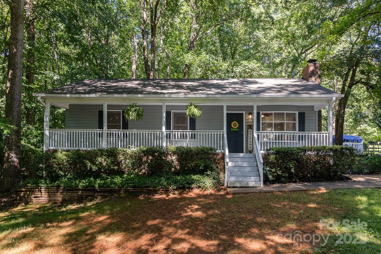 1118 Brookwood Drive - Photo 1
