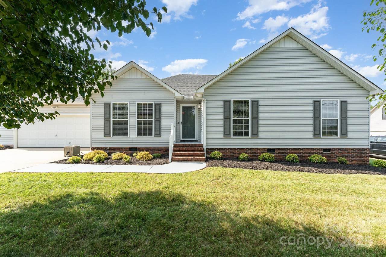 614 Peeler Street - Photo 1