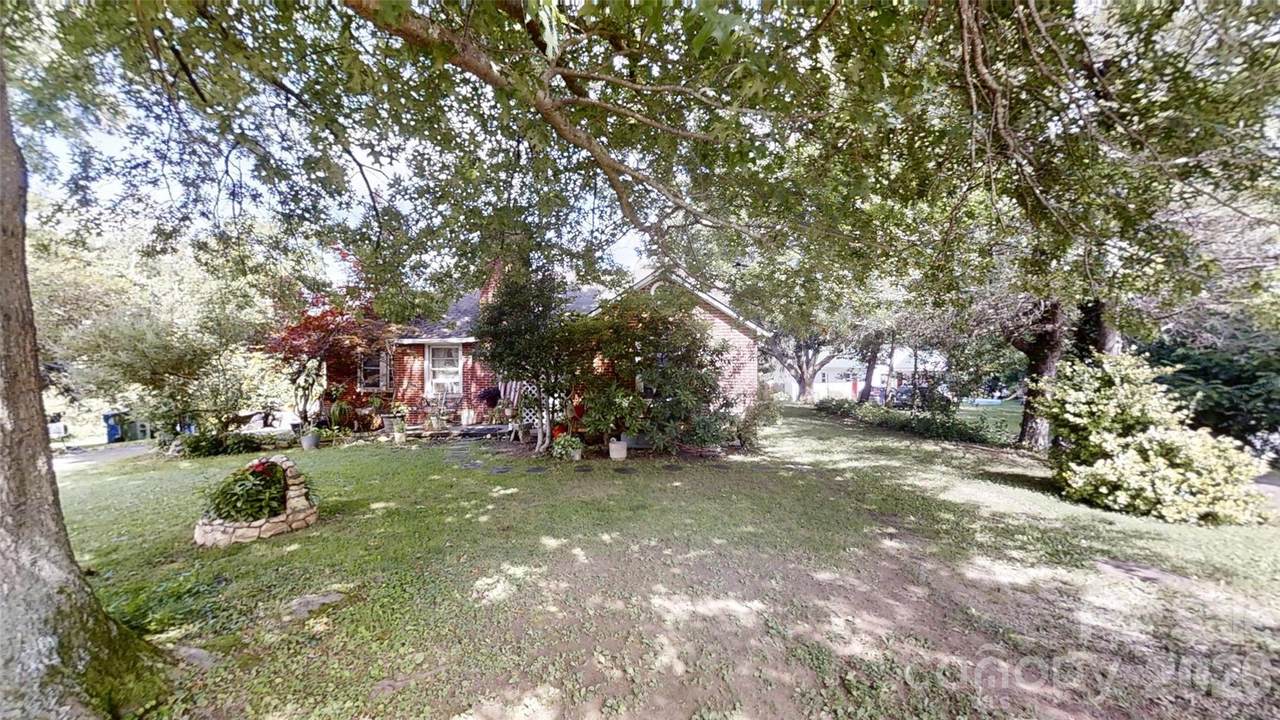 21 Maple Avenue - Photo 1