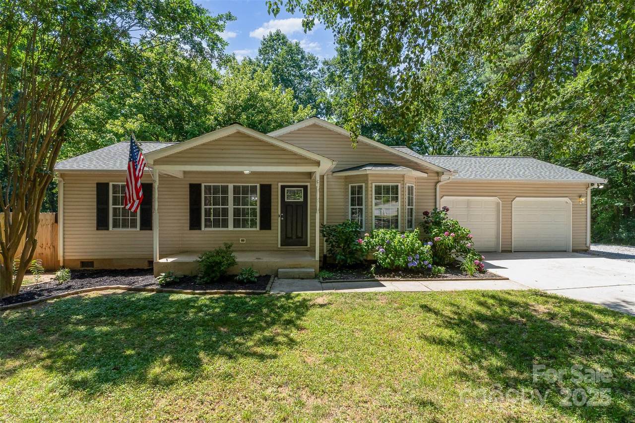 124 Julius Lane - Photo 1
