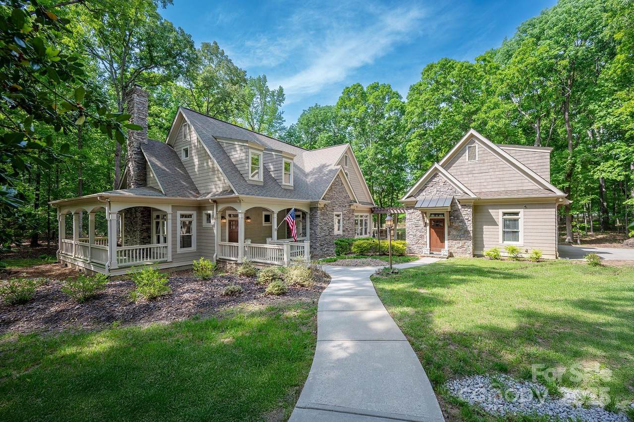 3408 Sandalwood Lane - Photo 1