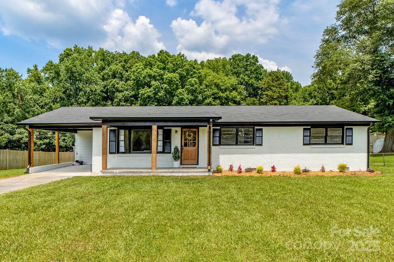 2610 Fairgreen Drive - Photo 1