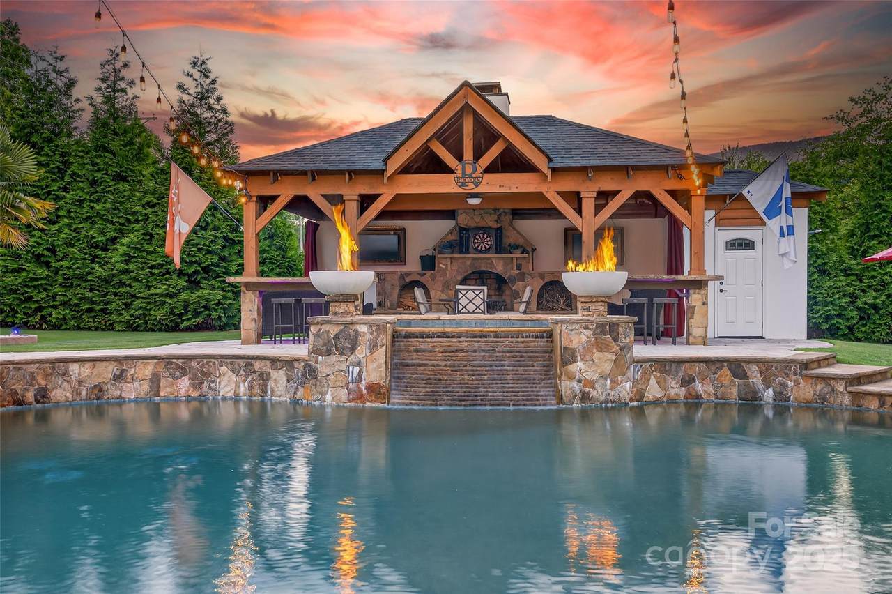 3981 Spinnaker Place - Photo 1