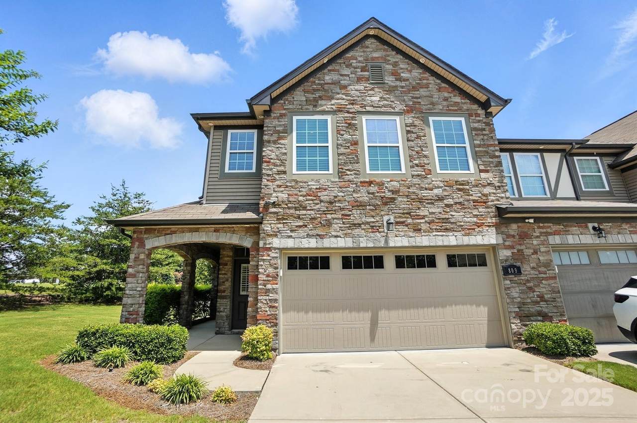 809 Ayrshire Avenue - Photo 1