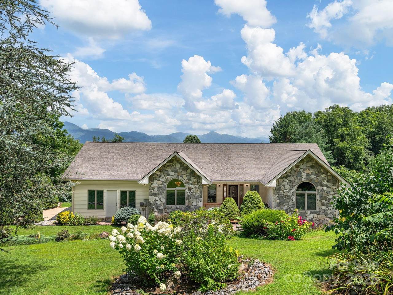 657 Evergreen Farm Circle - Photo 1