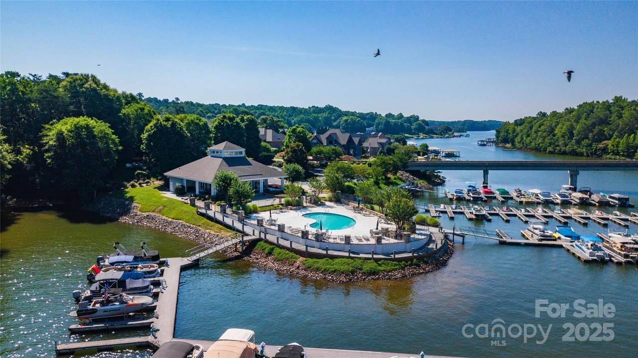 137 Tattersall Drive - Photo 1