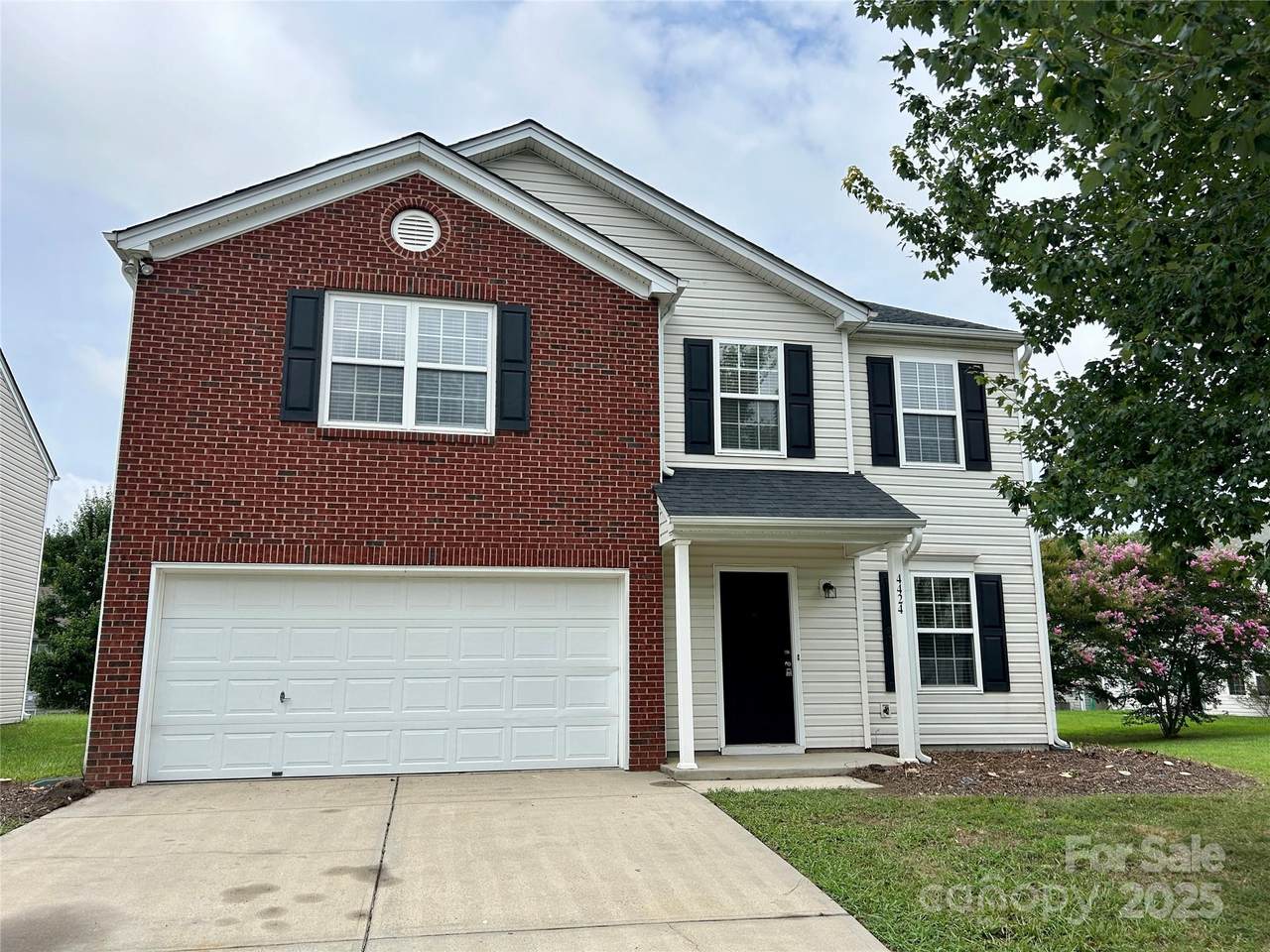 4424 Staffordshire Lane - Photo 1
