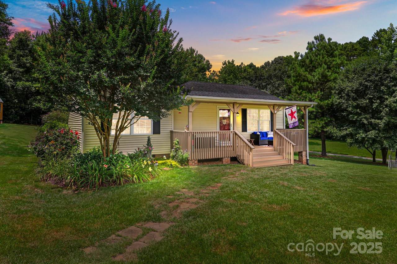 201 Ferry Street - Photo 1