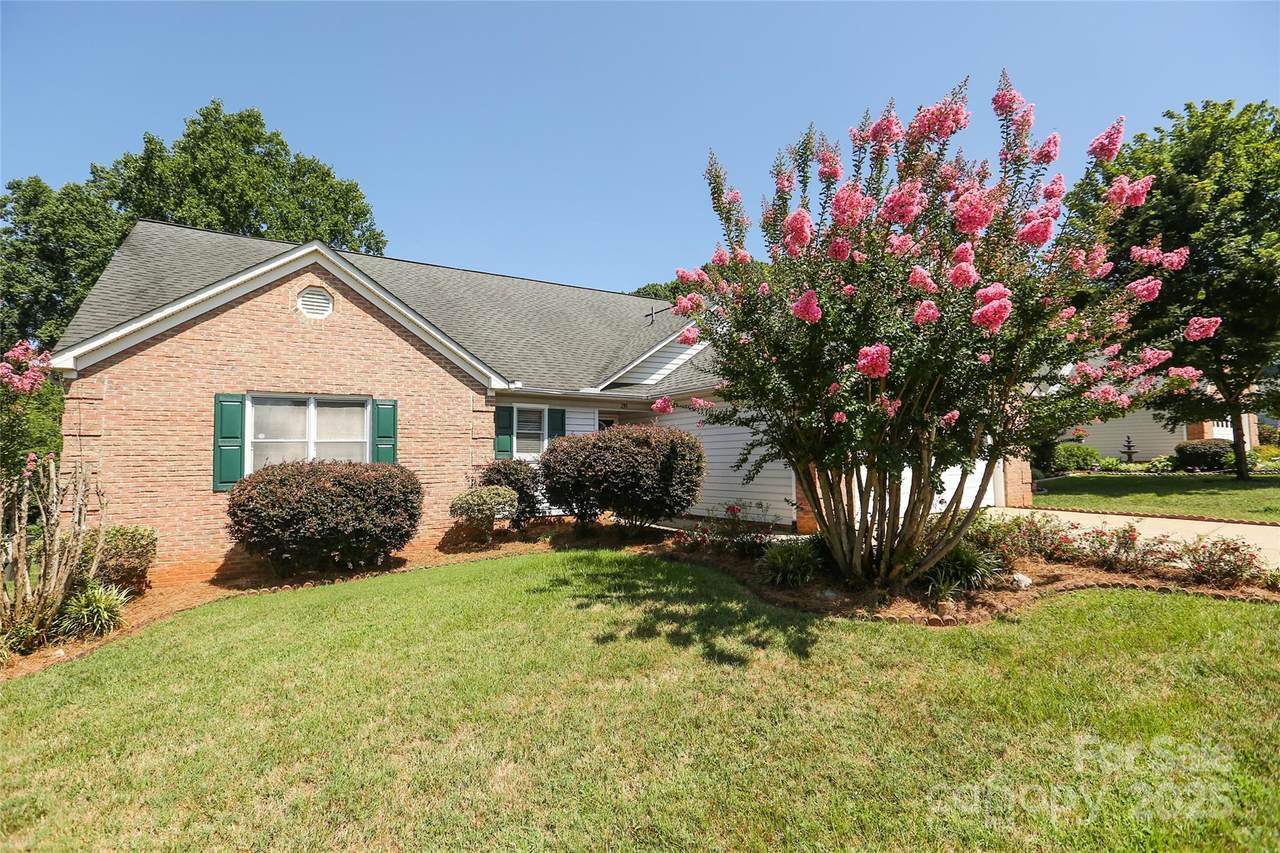 730 Hidden Creek Circle - Photo 1