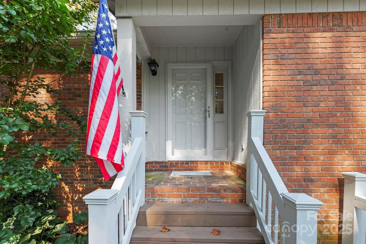 123 Haywood Knolls Drive - Photo 1