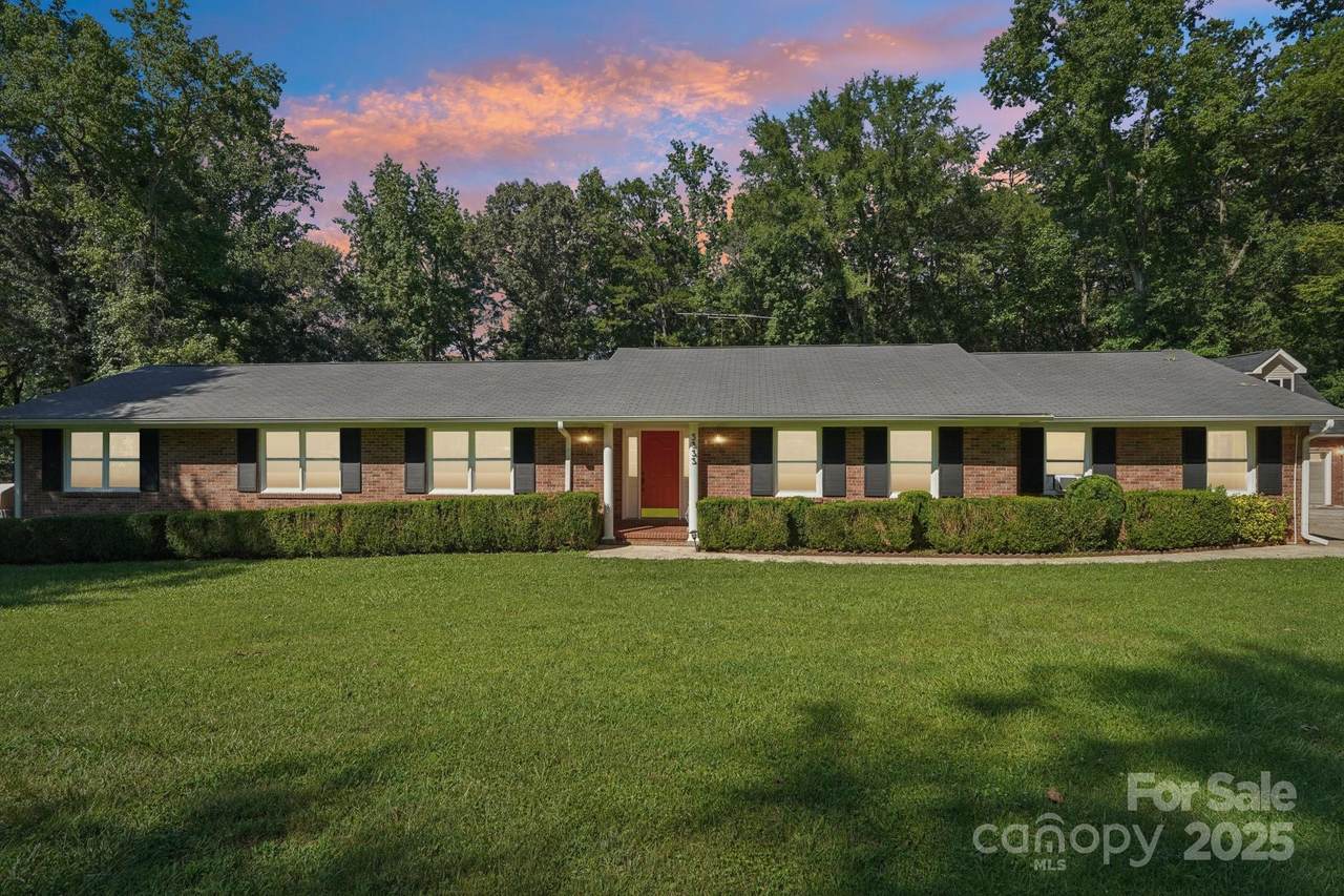 3333 Tanglewood Drive - Photo 1