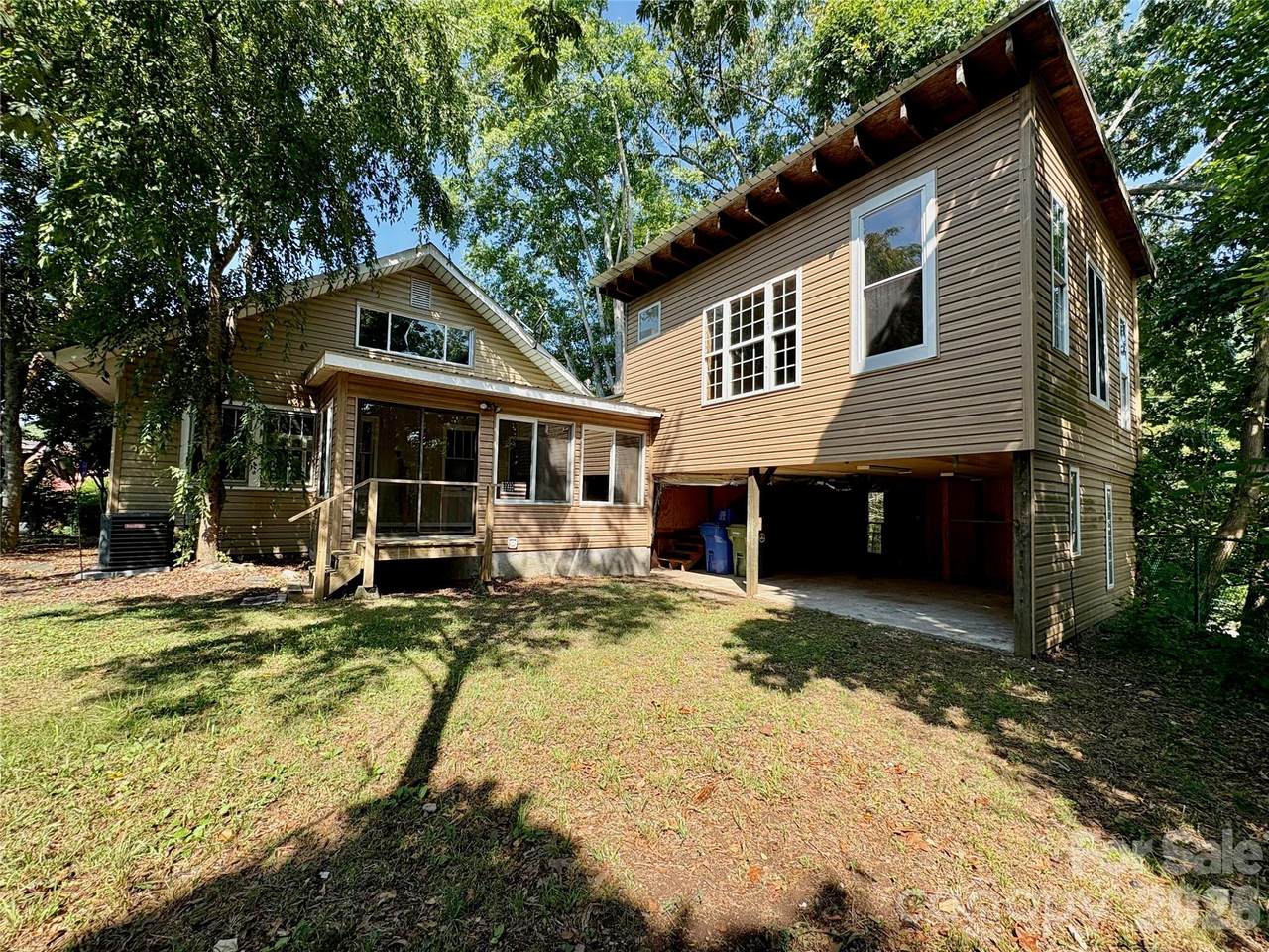 40 Brownwood Avenue - Photo 1