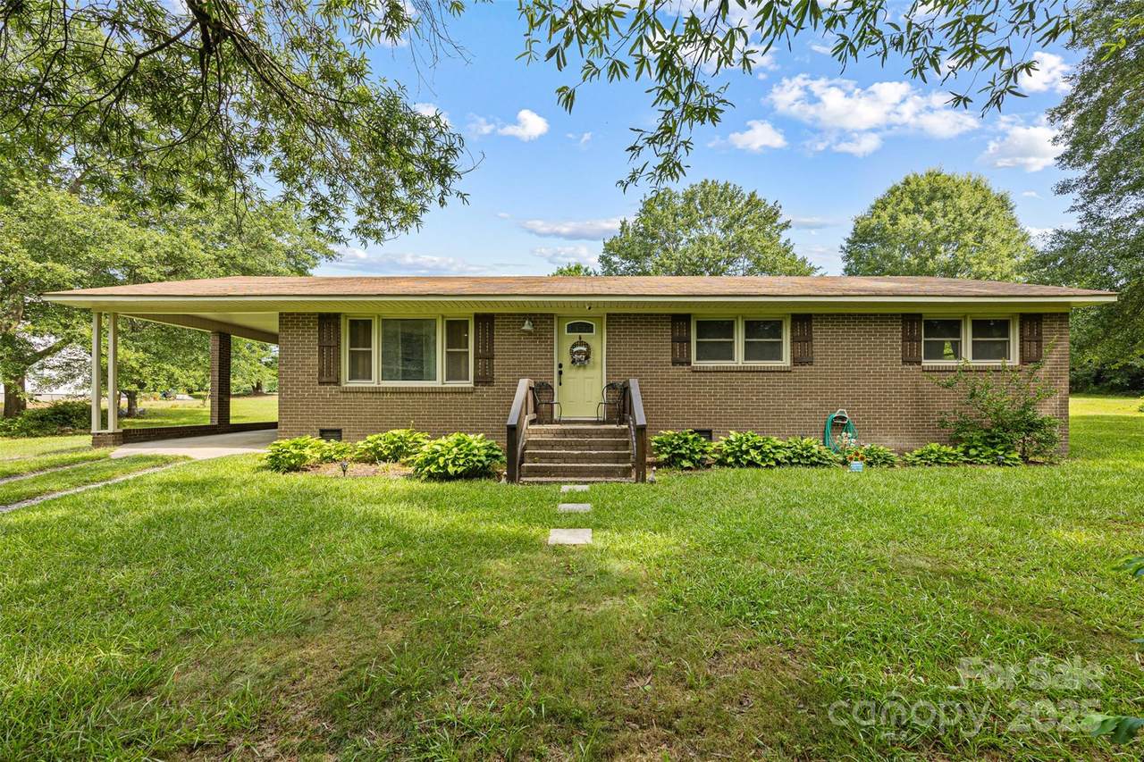1520 Calder Lane - Photo 1