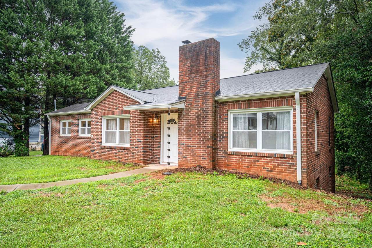 727 3rd Avenue - Photo 1