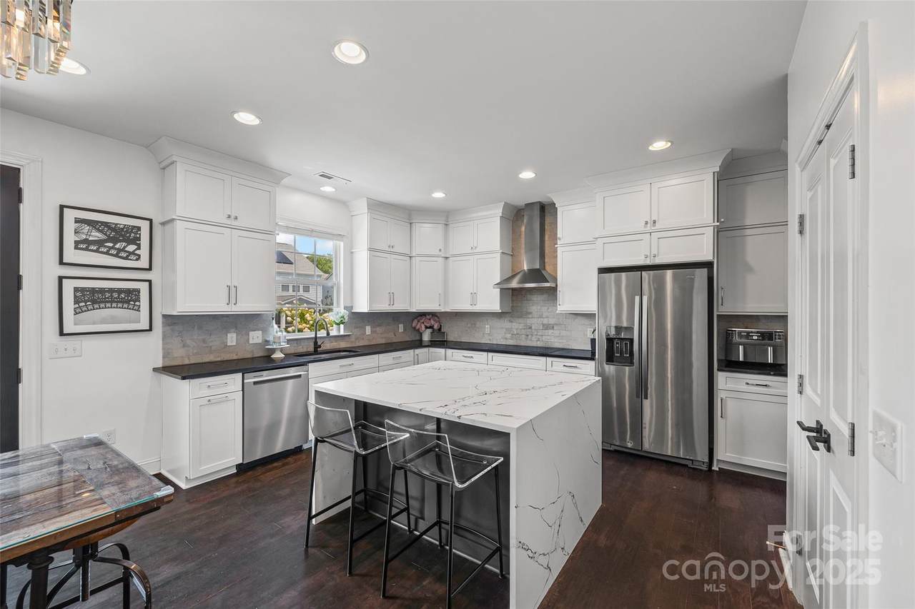 17622 Austins Creek Drive - Photo 1