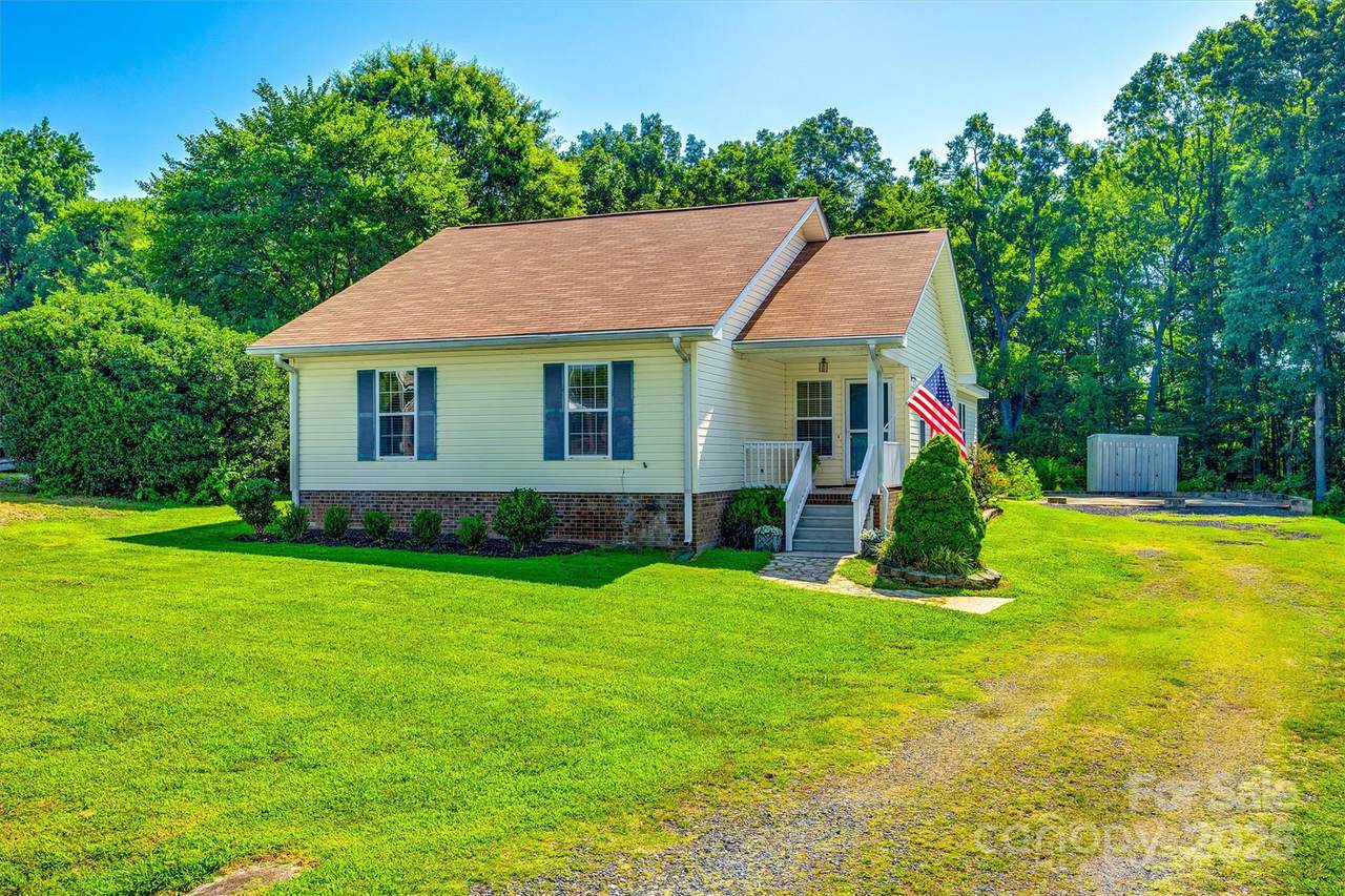 659 Primrose Lane - Photo 1