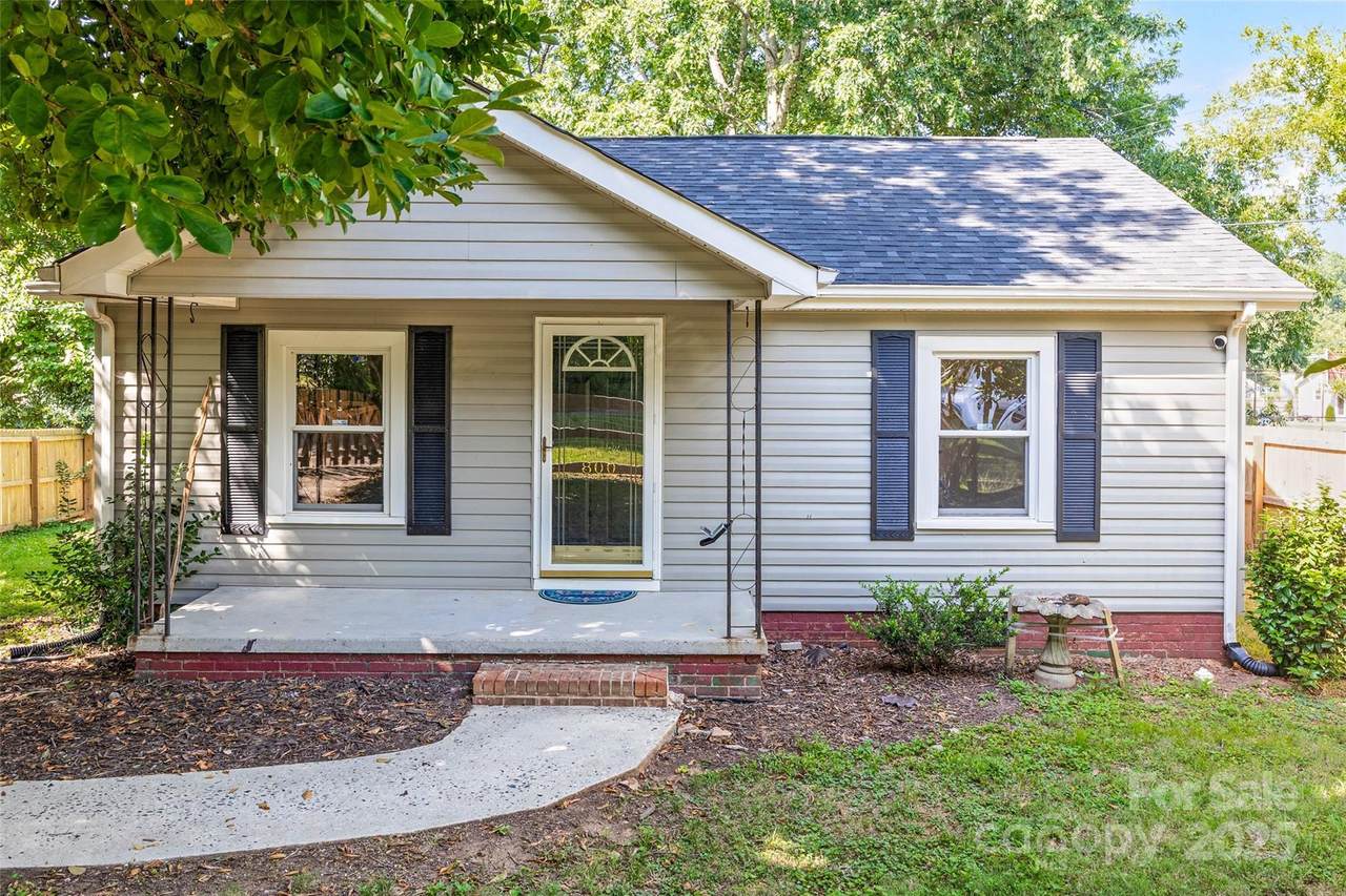 800 Mark Street - Photo 1