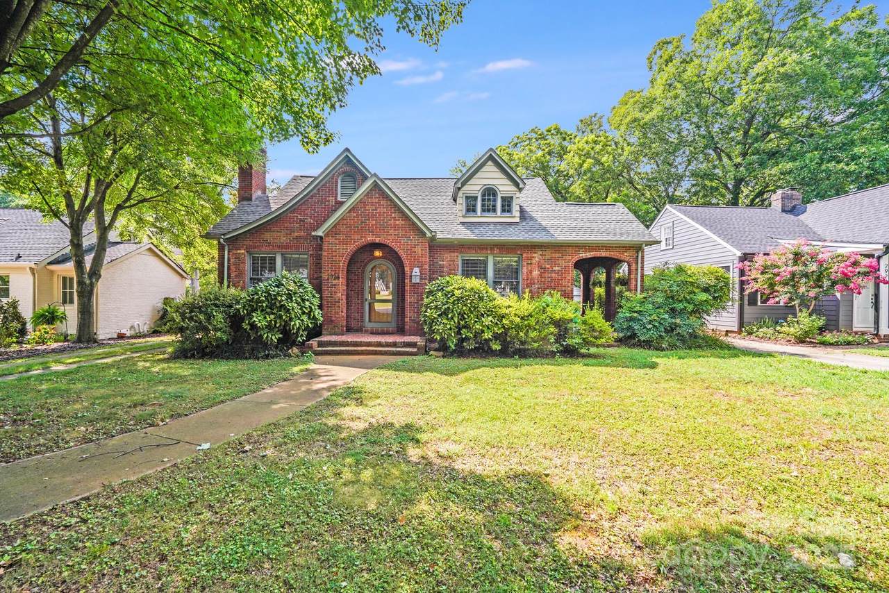 2928 Park Road - Photo 1