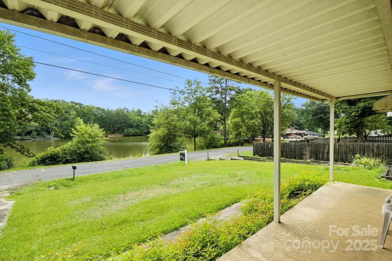 1420 Briarwood Ter Street - Photo 1