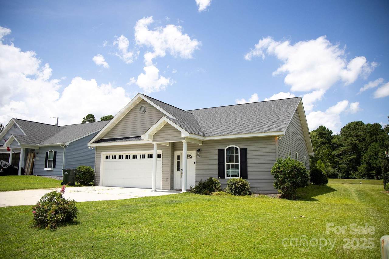 1809 Samantha Place - Photo 1