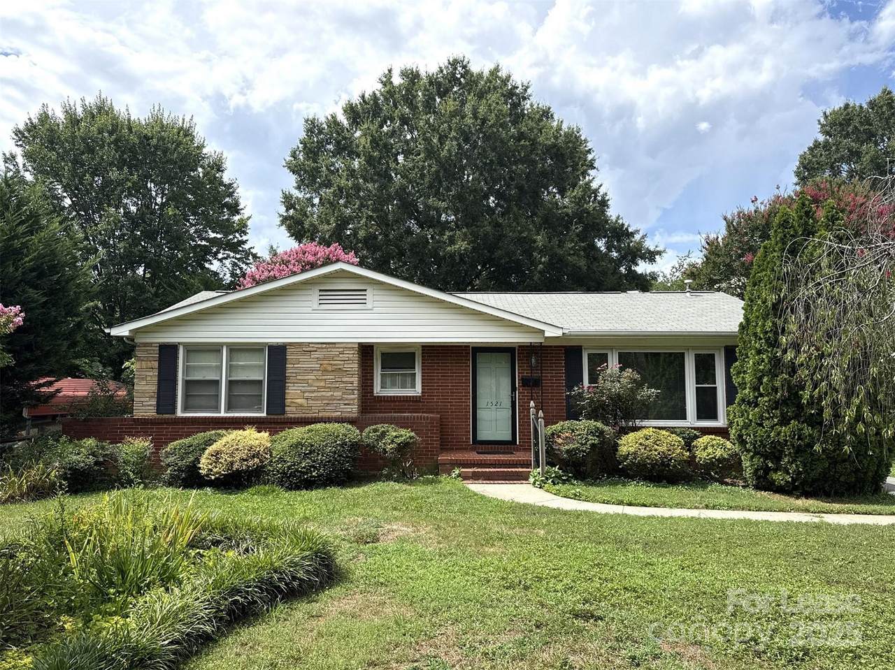 1521 Woodhill Lane - Photo 1