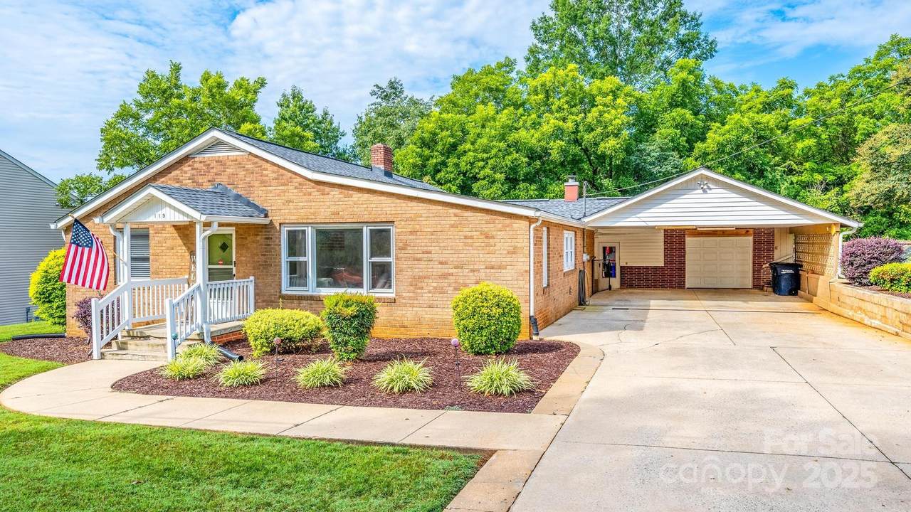 119 Gibson Street - Photo 1