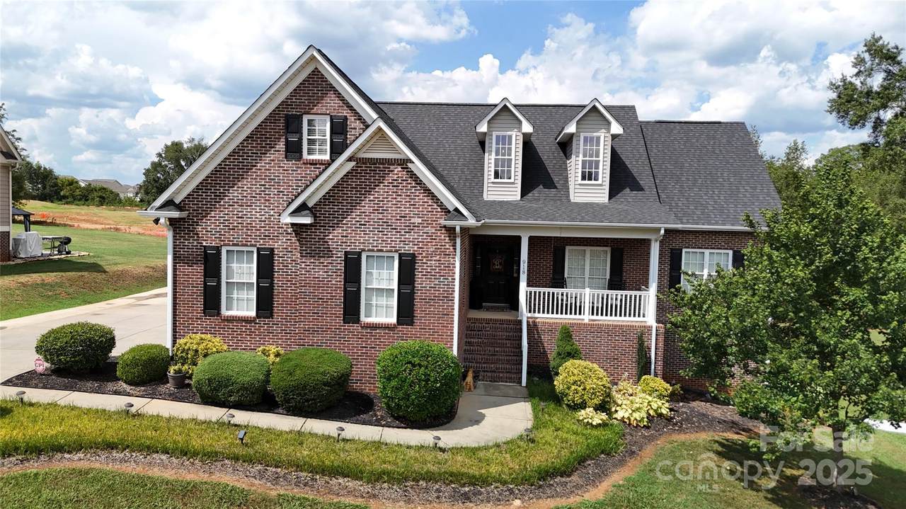 918 Huntington Hills Drive - Photo 1